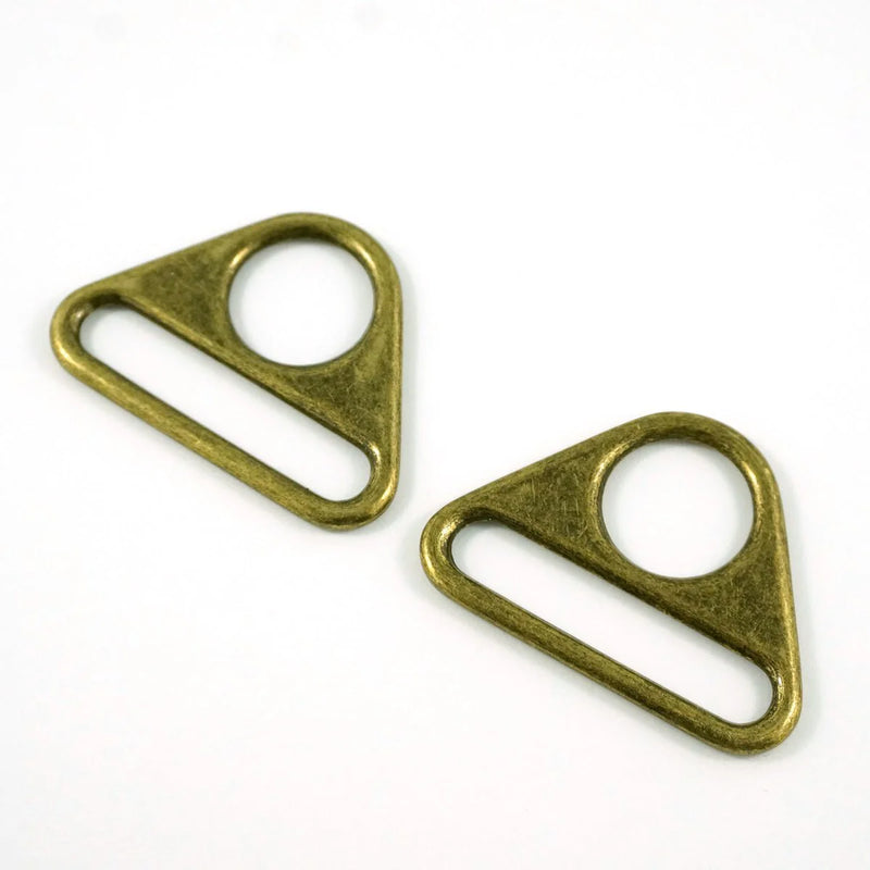 1½" Antique Triangle Rings - Package of 2